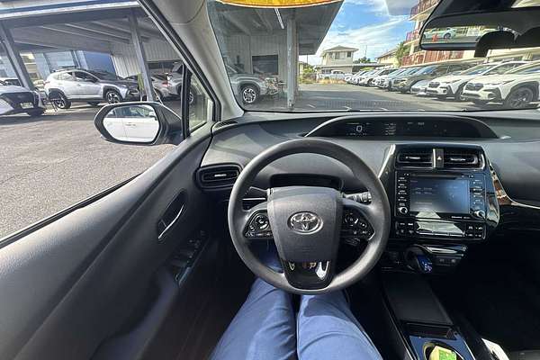 2022 Toyota Prius LE