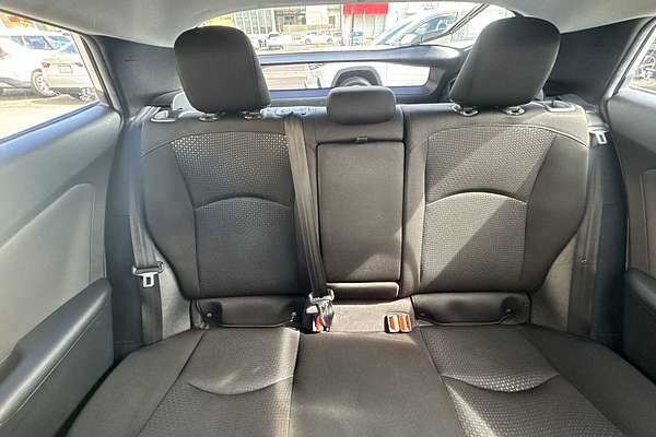 2022 Toyota Prius LE