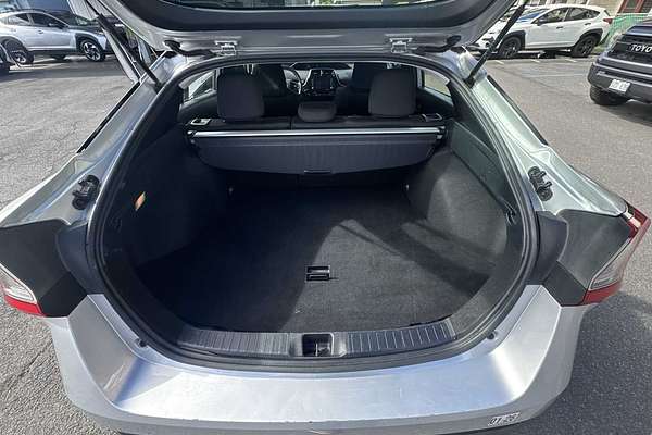 2022 Toyota Prius LE