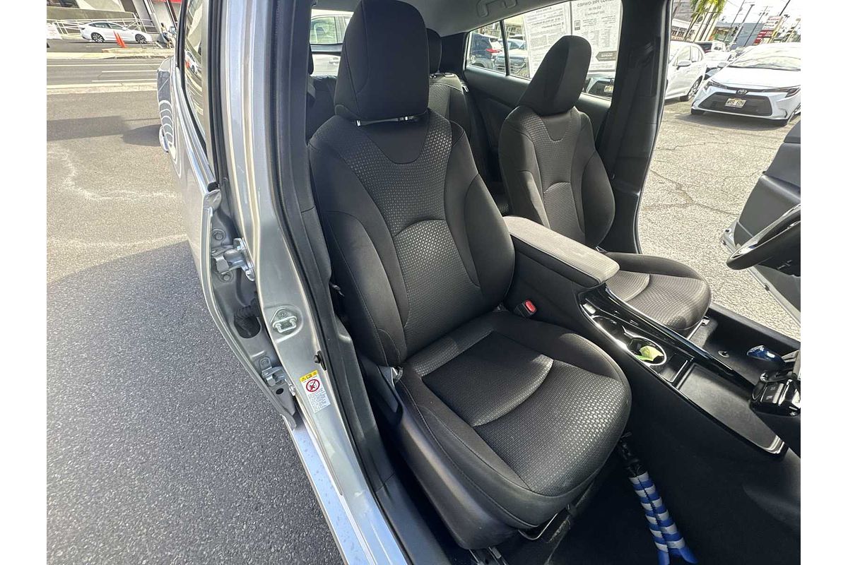 2022 Toyota Prius LE