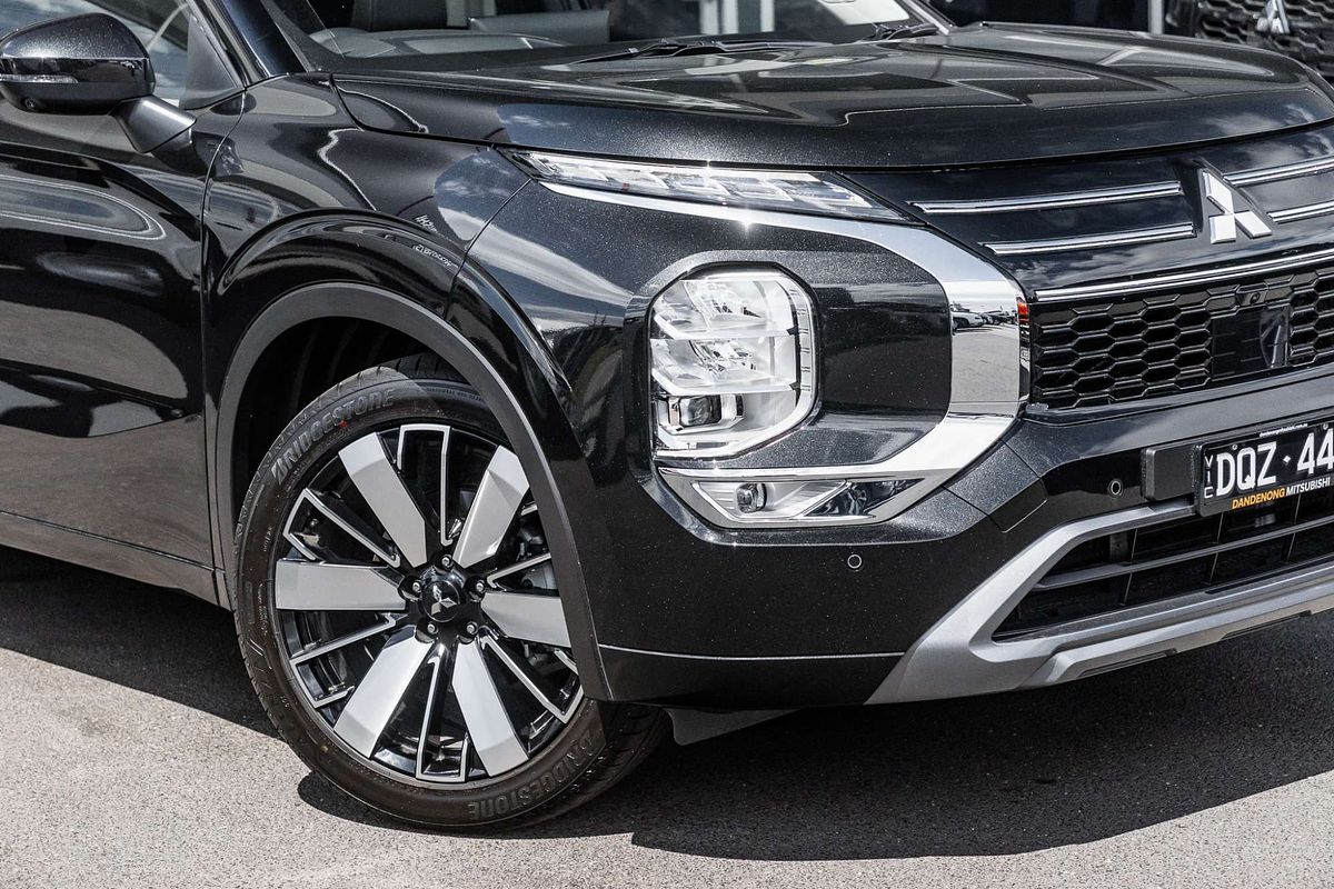 2025 Mitsubishi Outlander Exceed ZM