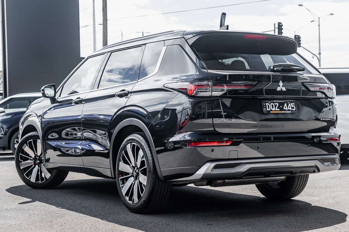 2025 Mitsubishi Outlander Exceed ZM