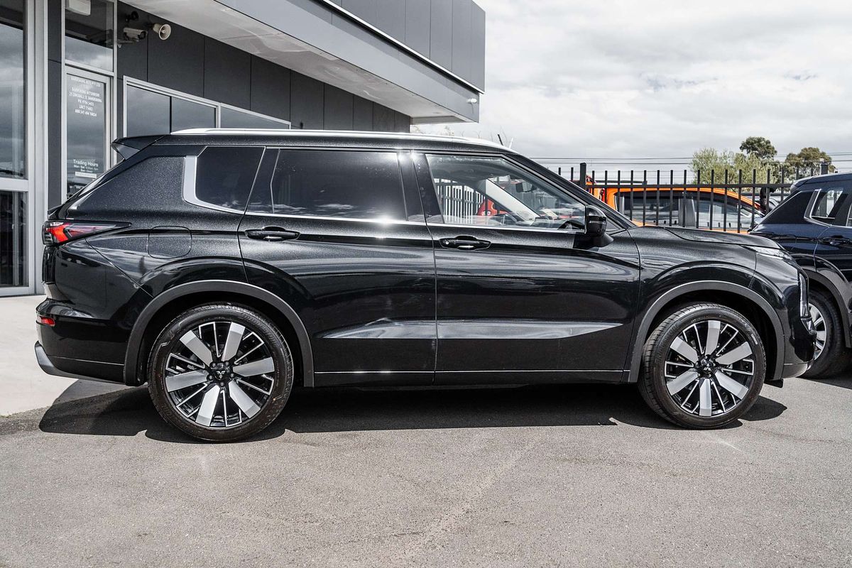 2025 Mitsubishi Outlander Exceed ZM