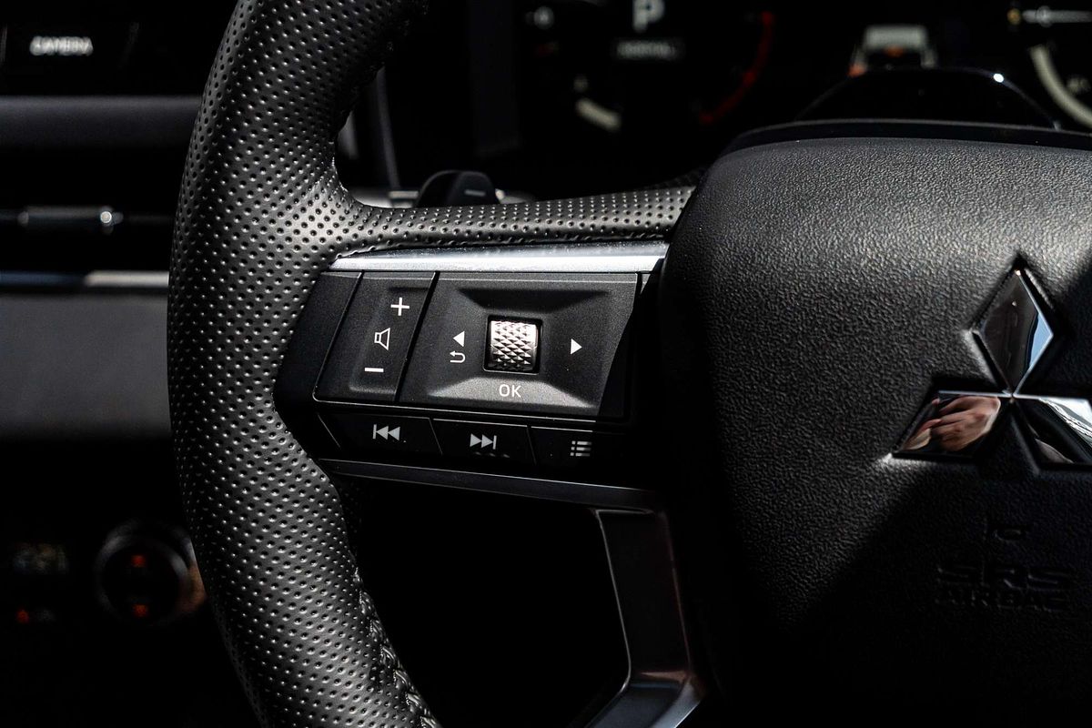 2025 Mitsubishi Outlander Exceed ZM