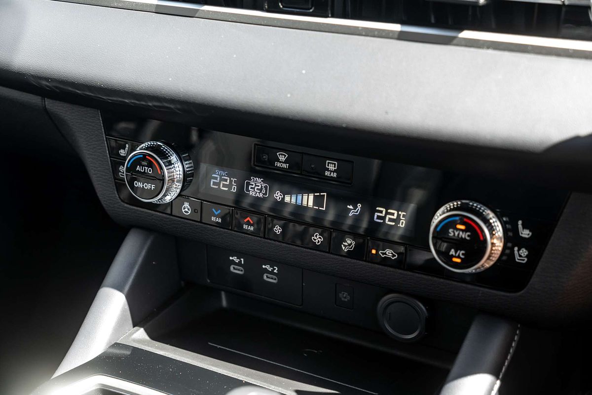 2025 Mitsubishi Outlander Exceed ZM