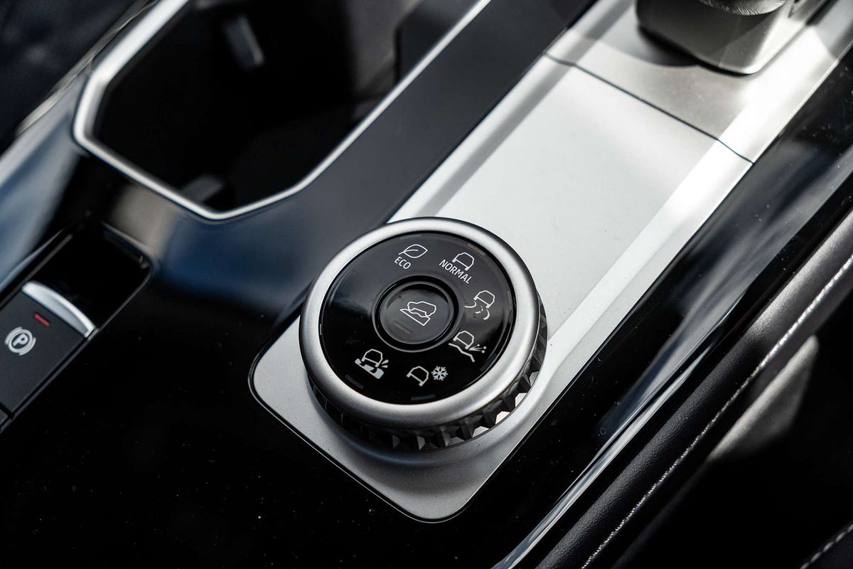 2025 Mitsubishi Outlander Exceed ZM