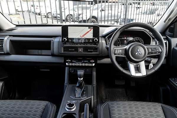 2025 Mitsubishi Triton GLX-R MV 4X4