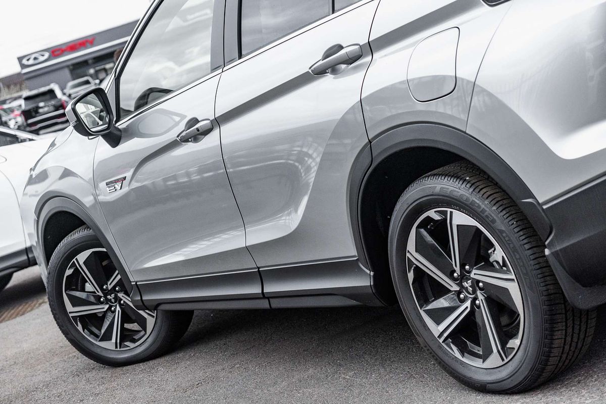 2024 Mitsubishi Eclipse Cross PHEV ES YB