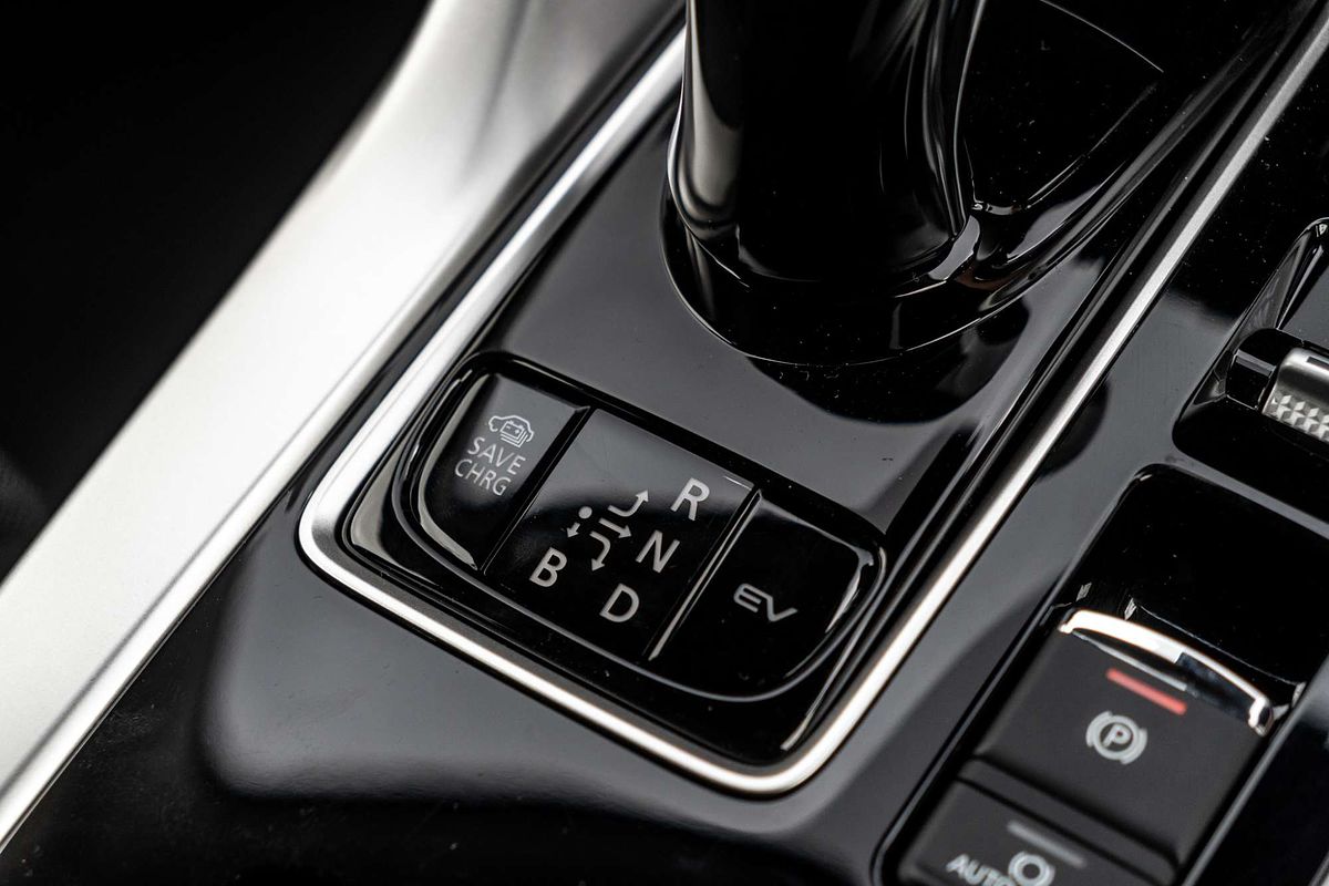 2024 Mitsubishi Eclipse Cross PHEV ES YB