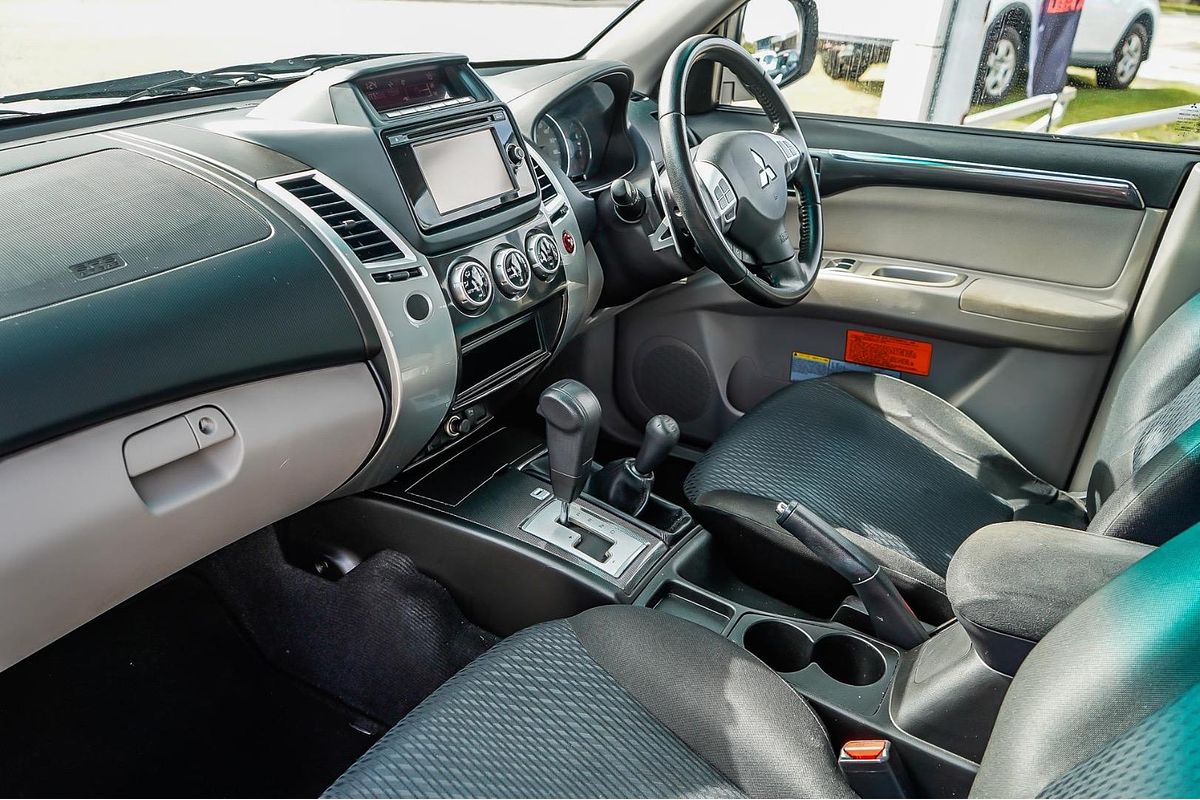 2013 Mitsubishi Challenger PB