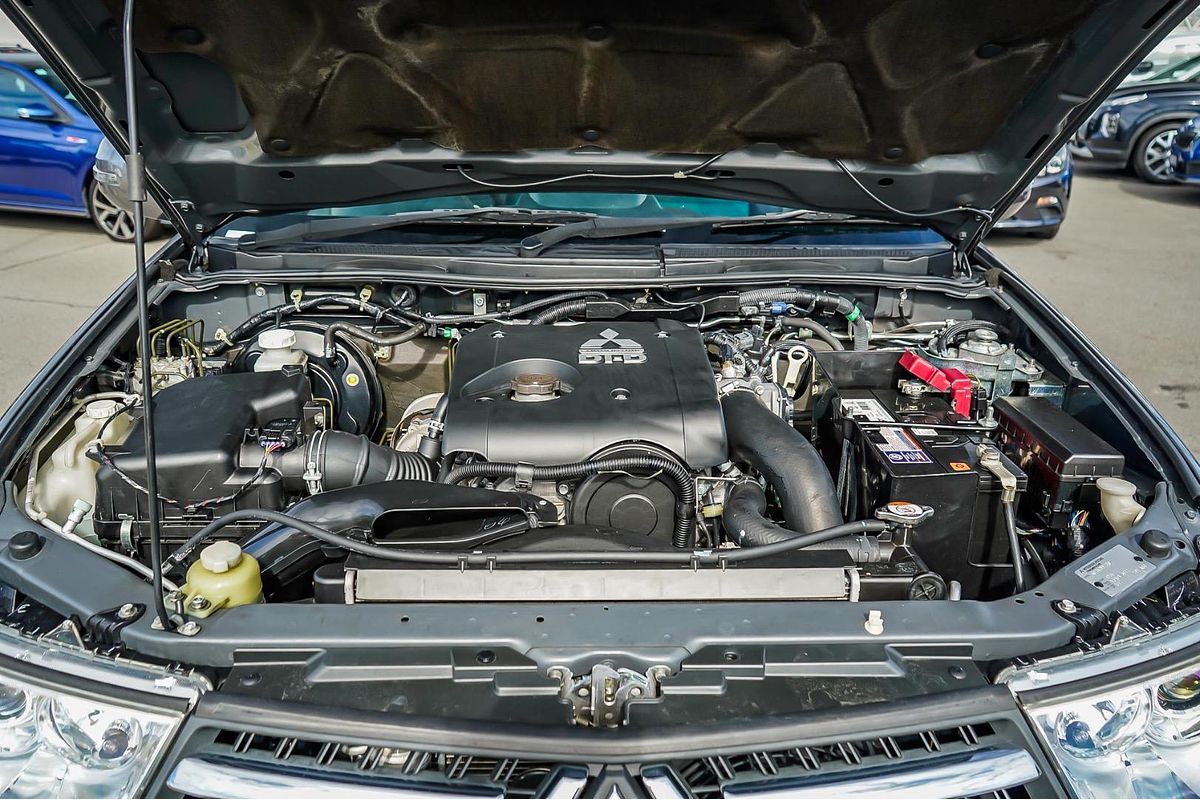 2013 Mitsubishi Challenger PB