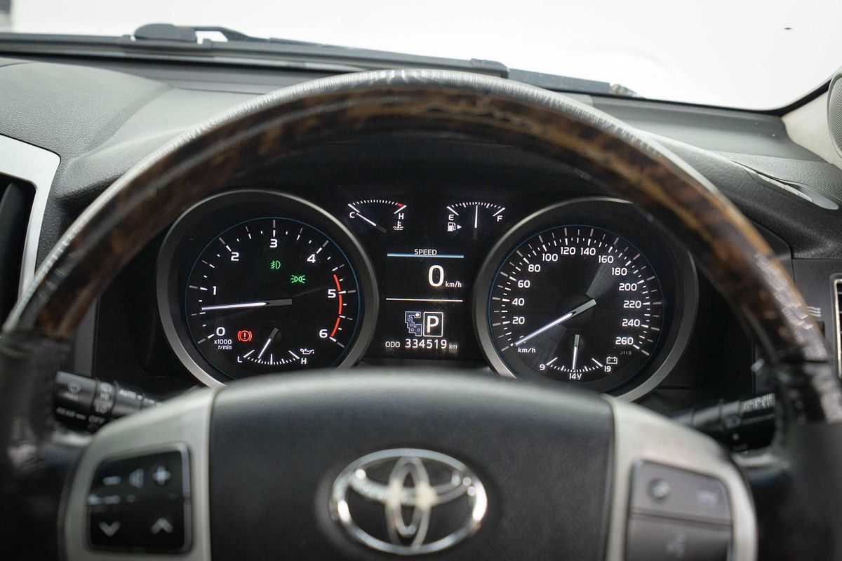 2015 Toyota Landcruiser Sahara VDJ200R