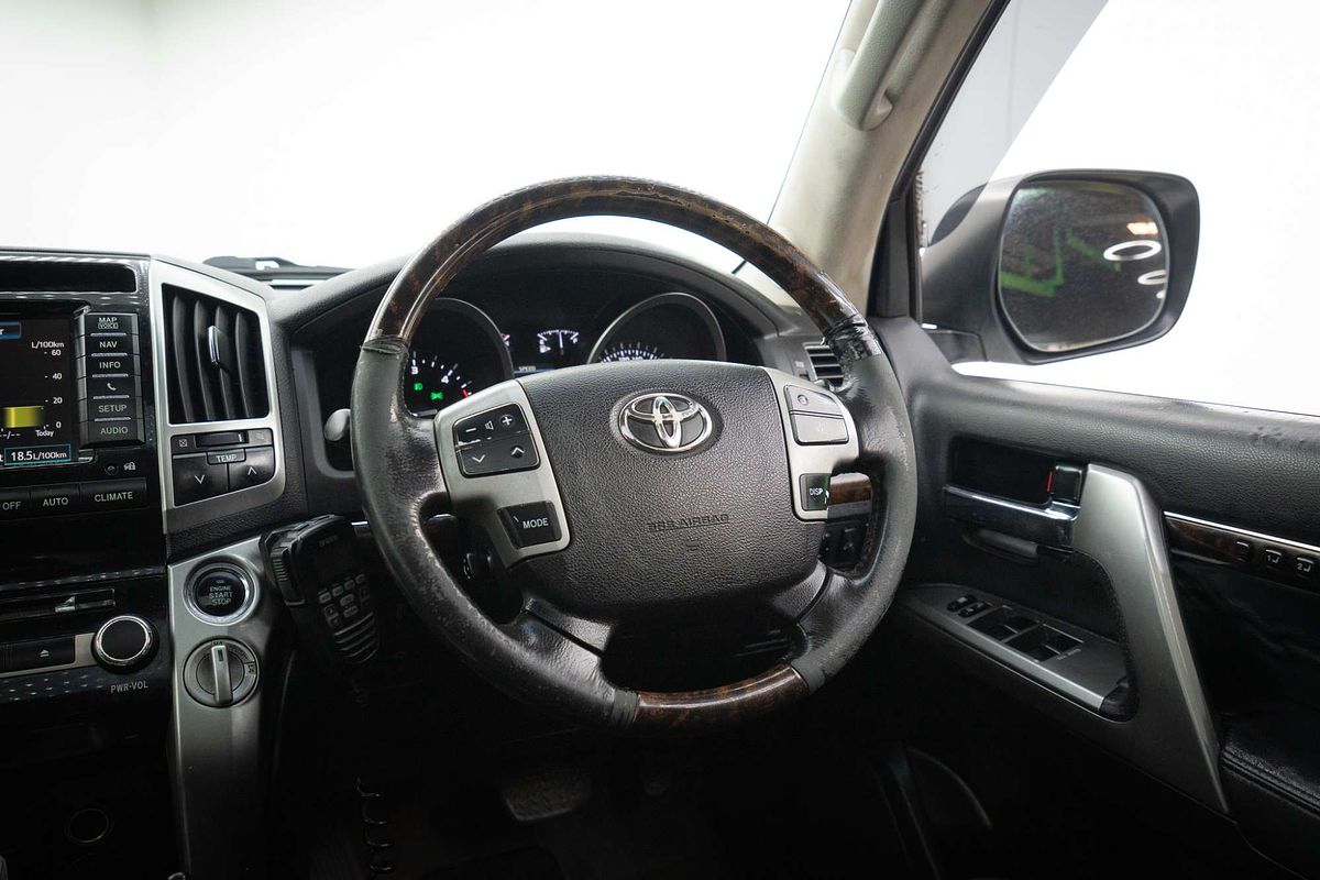 2015 Toyota Landcruiser Sahara VDJ200R