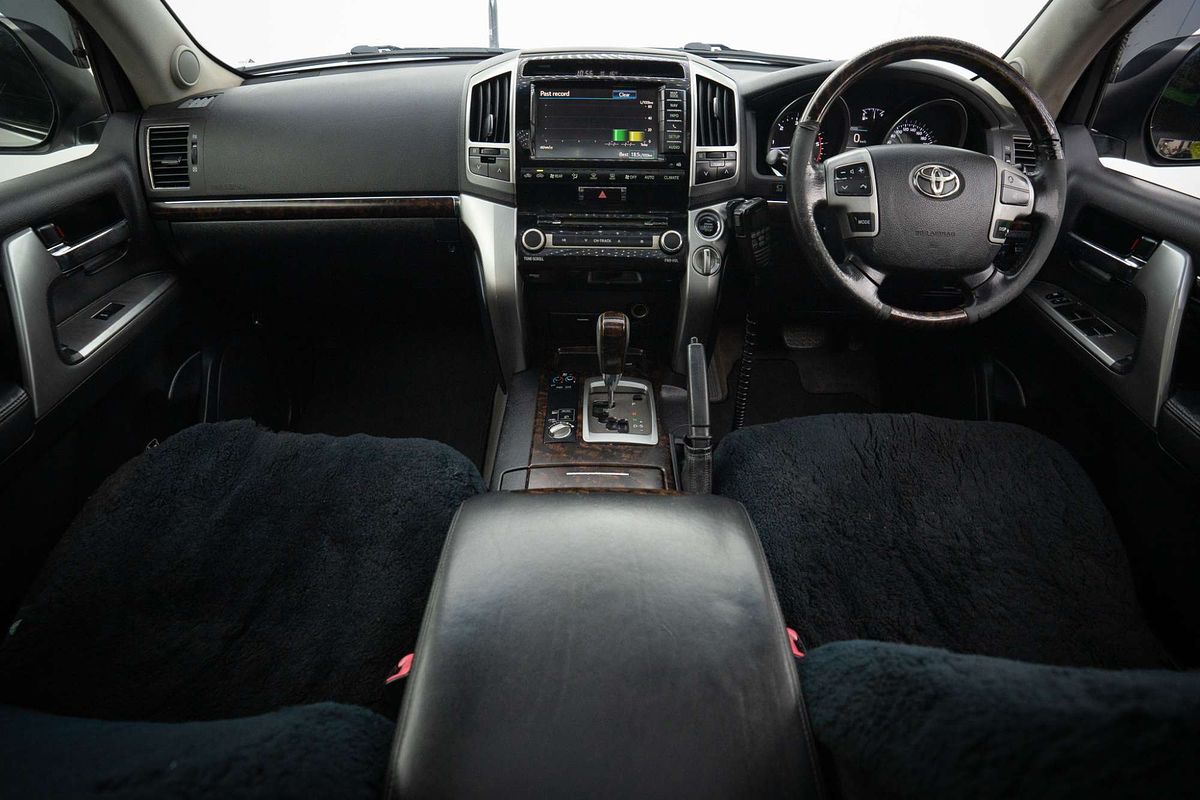 2015 Toyota Landcruiser Sahara VDJ200R