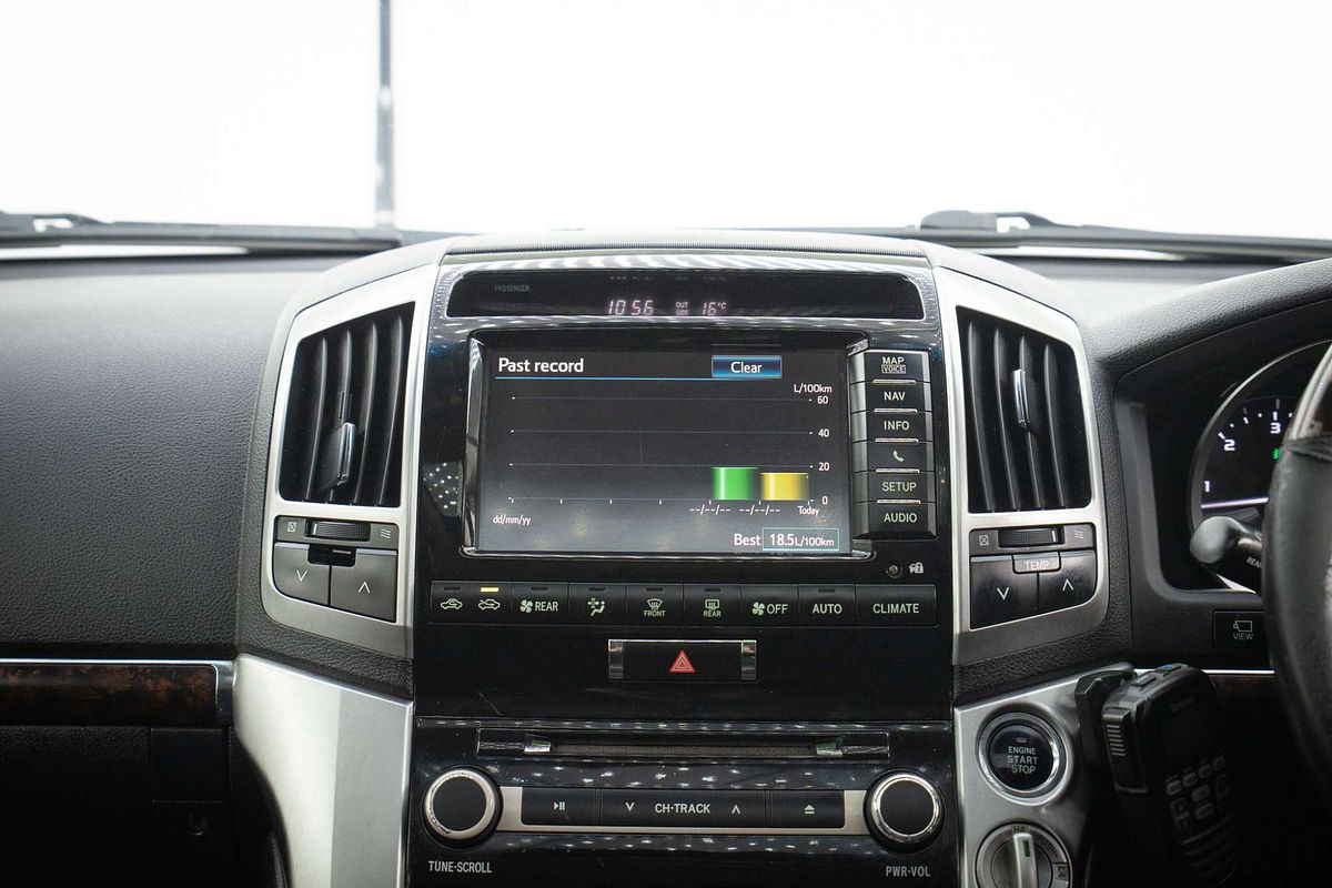 2015 Toyota Landcruiser Sahara VDJ200R