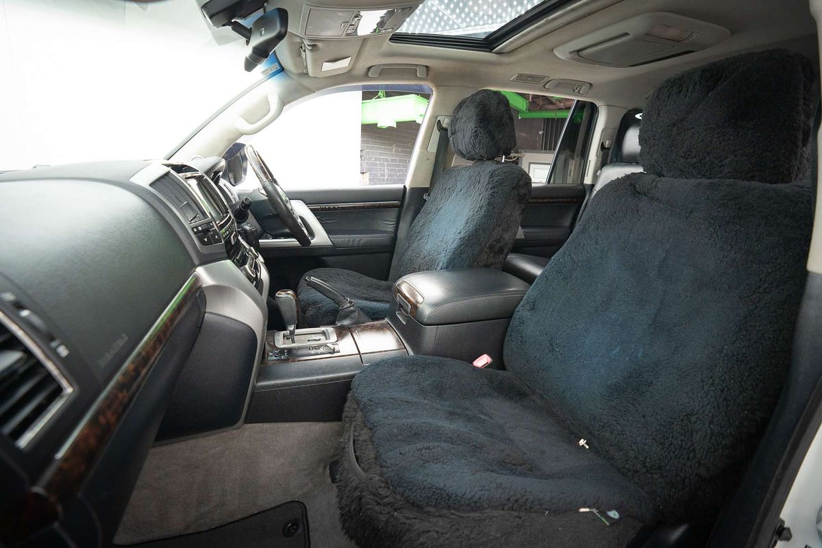 2015 Toyota Landcruiser Sahara VDJ200R