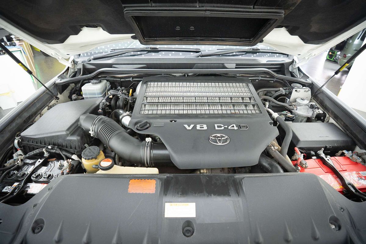 2015 Toyota Landcruiser Sahara VDJ200R