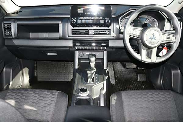 2025 Mitsubishi Triton GLX MV 4X4