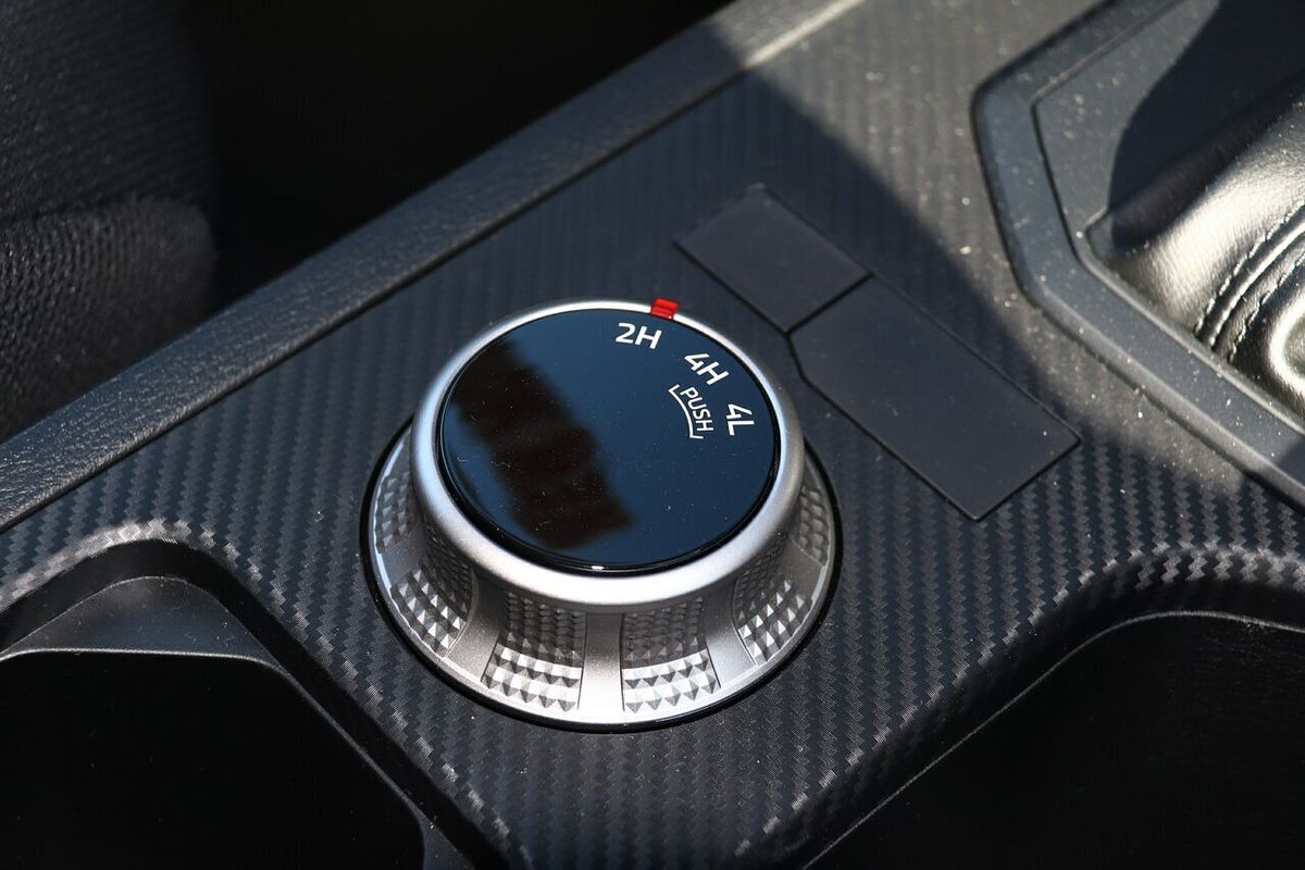 2025 Mitsubishi Triton GLX MV 4X4