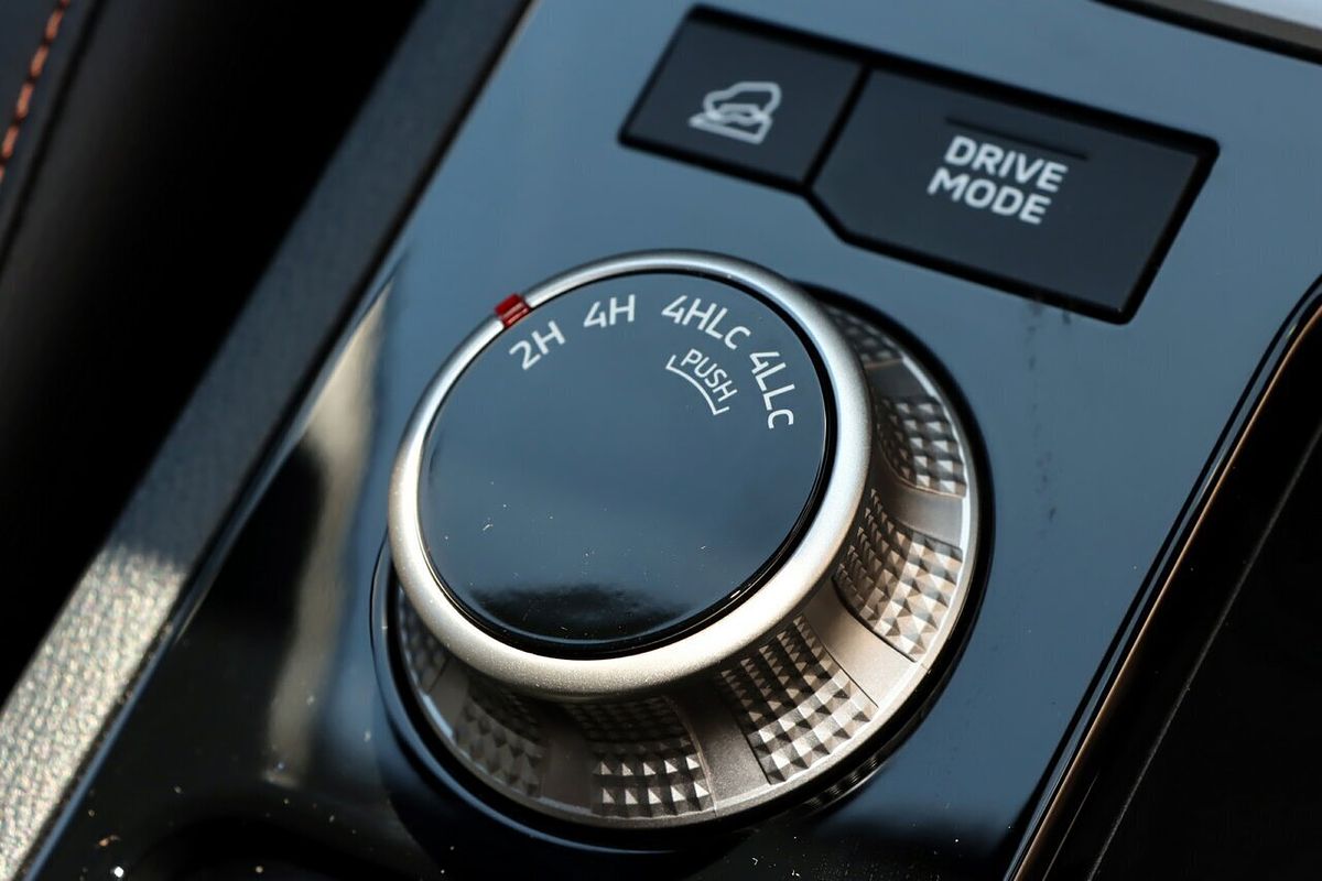 2025 Mitsubishi Triton GSR MV 4X4