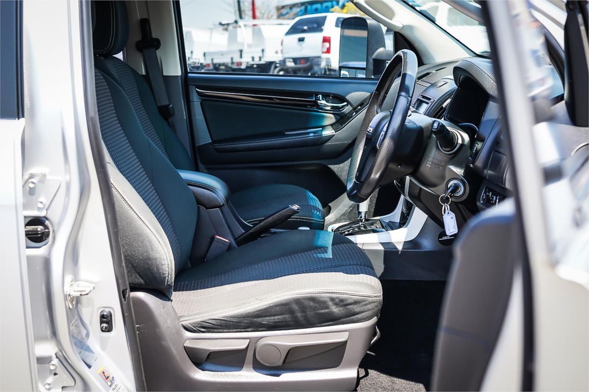 2019 Isuzu MU-X LS-M