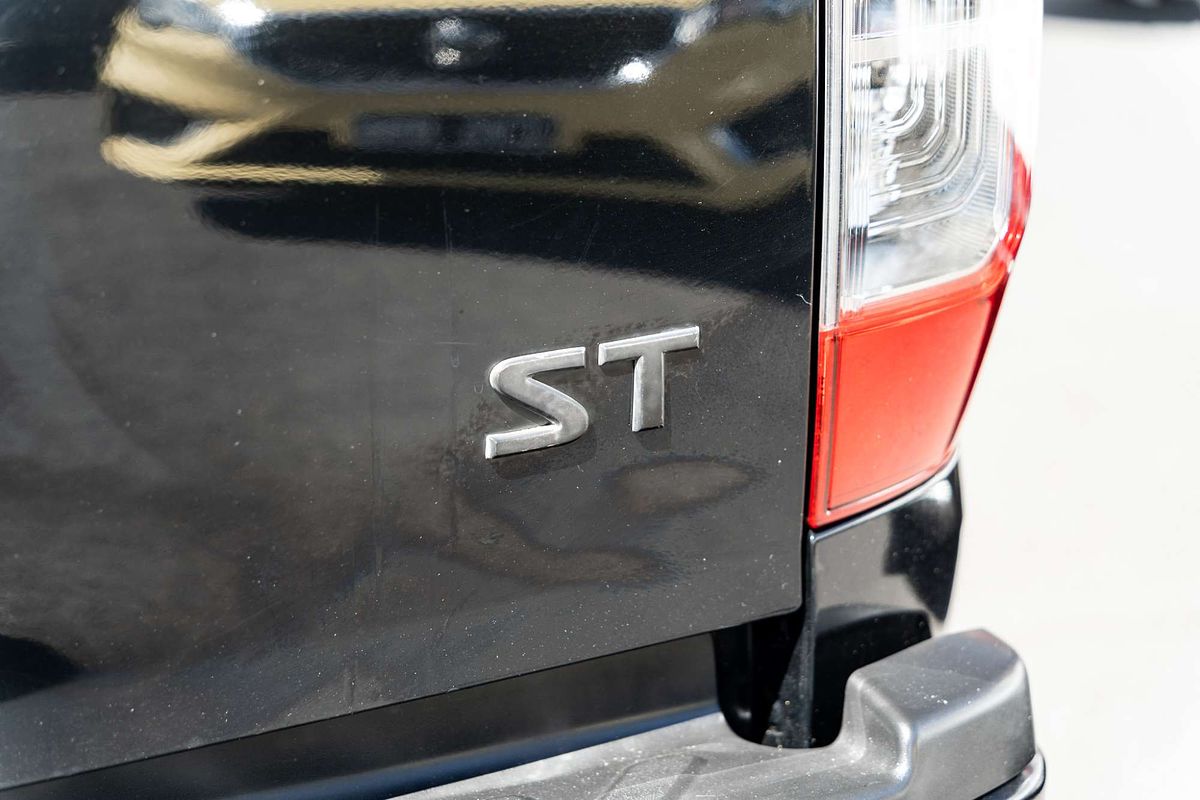 2017 Nissan Navara ST D23 Series 2 Rear Wheel Drive