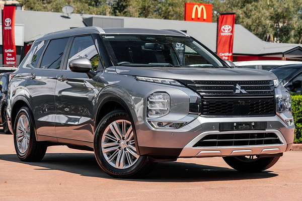 2023 Mitsubishi Outlander LS ZM
