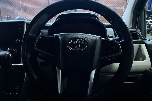 2020 Toyota Hiace Commuter GDH322R ELWB High Roof