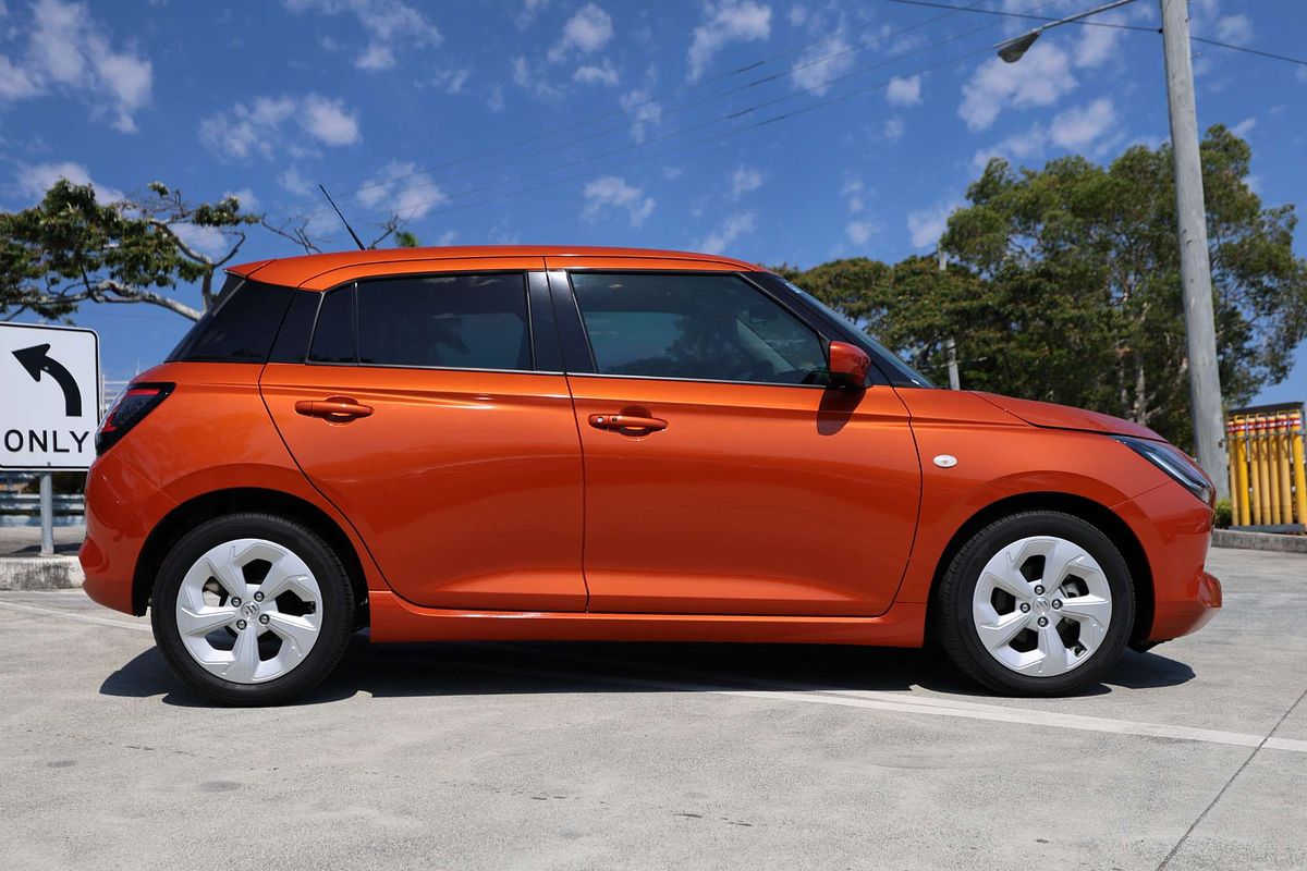 2024 Suzuki Swift Hybrid Plus UZ