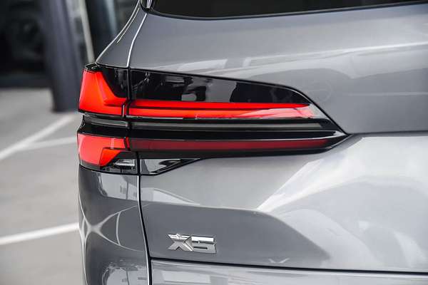 2024 BMW X5 M60i MHEV G05 LCI