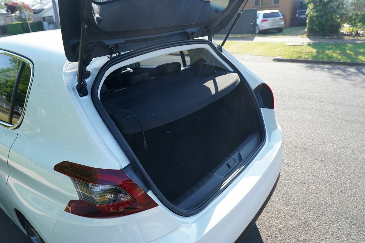 2018 Peugeot 308 Allure T9