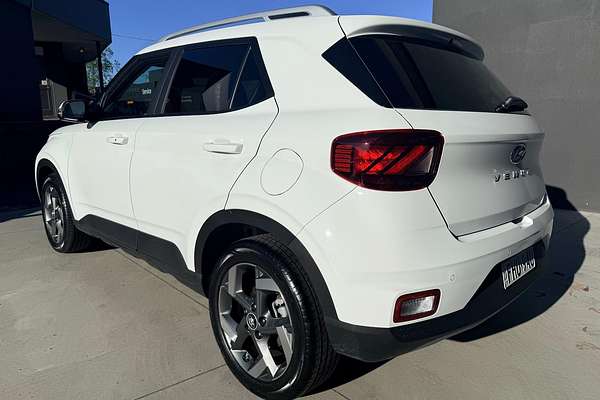 2024 Hyundai Venue Elite QX.V5