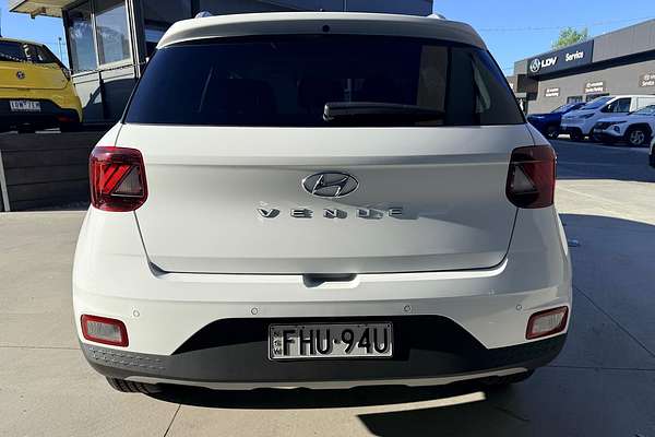 2024 Hyundai Venue Elite QX.V5