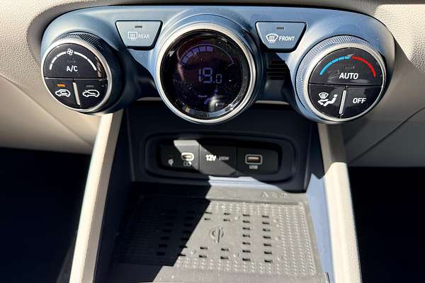 2024 Hyundai VENUE ELITE (BLACK) TWO-TONE ROOF QX.V5 MY24