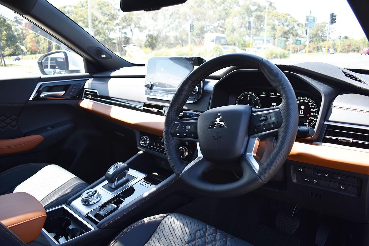 2025 Mitsubishi Outlander PHEV Exceed Tourer ZM
