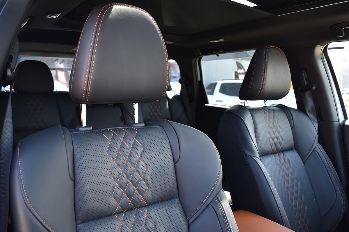 2025 Mitsubishi Outlander PHEV Exceed Tourer ZM