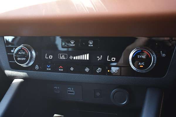 2025 Mitsubishi Outlander PHEV Exceed Tourer ZM