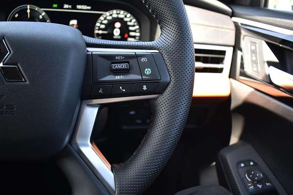 2025 Mitsubishi Outlander PHEV Exceed Tourer ZM