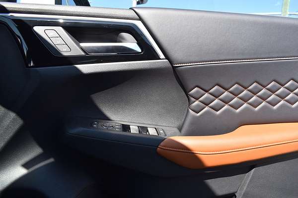 2025 Mitsubishi Outlander PHEV Exceed Tourer ZM