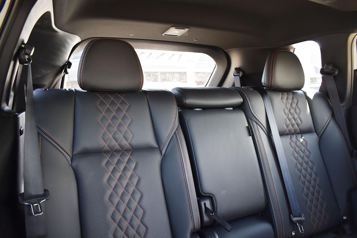 2025 Mitsubishi Outlander PHEV Exceed Tourer ZM