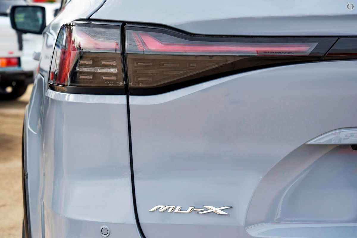 2025 Isuzu MU-X X-TERRAIN