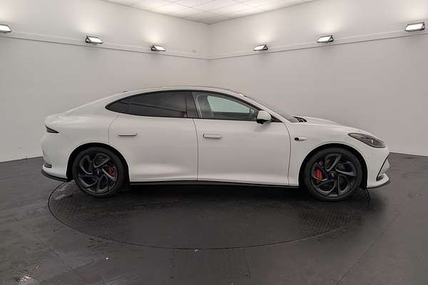 2025 MG IM5RWD100PLAT