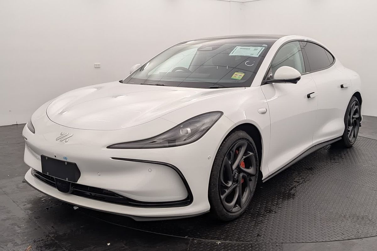 2025 MG IM5RWD100PLAT