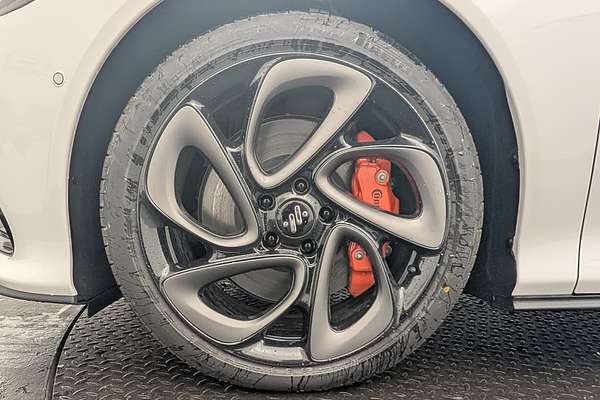 2025 MG IM5RWD100PLAT