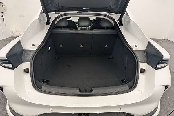 2025 MG IM5RWD100PLAT