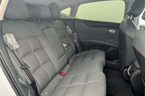 2025 MG IM5RWD100PLAT