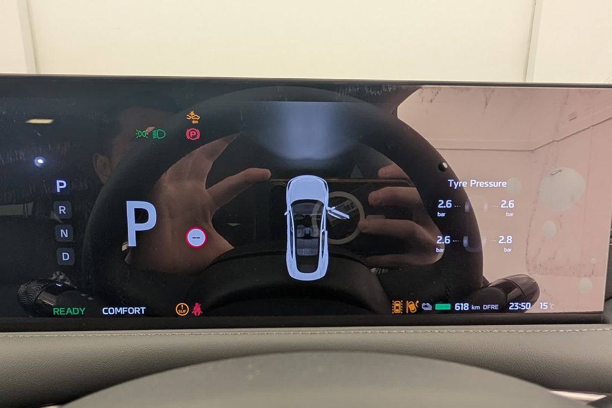 2025 MG IM5RWD100PLAT