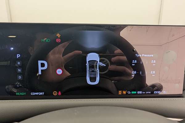 2025 MG IM5RWD100PLAT