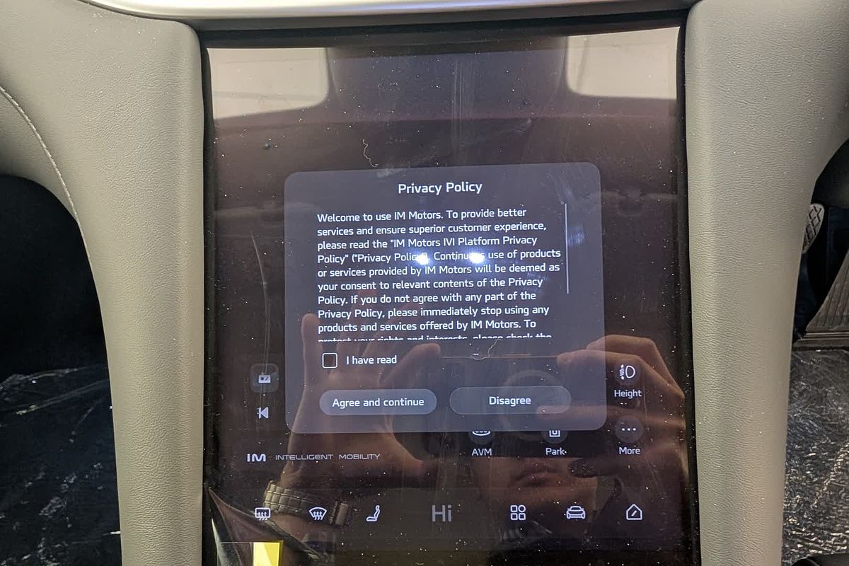 2025 MG IM5RWD100PLAT