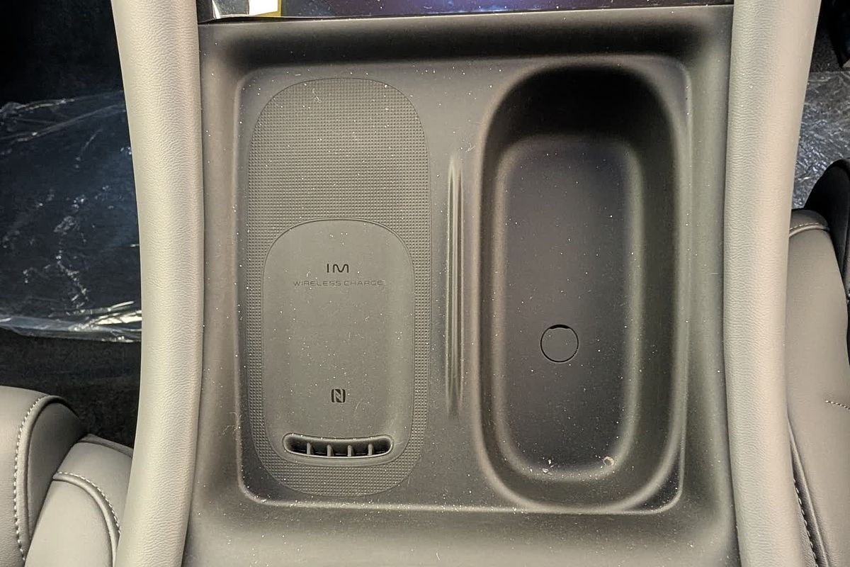 2025 MG IM5RWD100PLAT